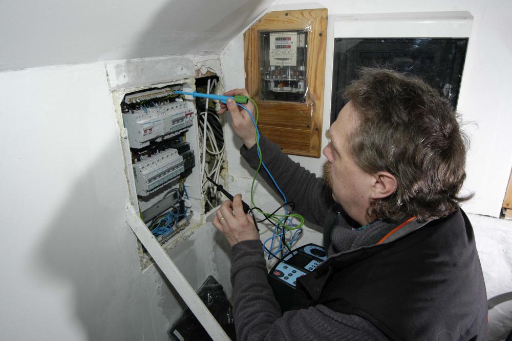 Elektrikár Nitra Revízie